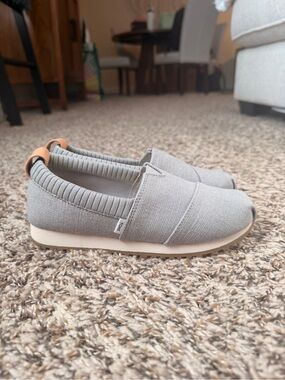 Toms Kids Slip-On Sneakers in Light Gray with Tan Pull Tab